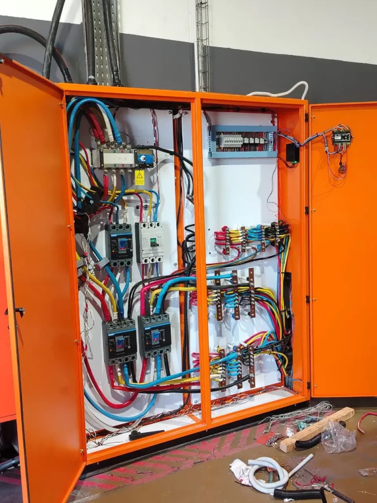 MicroSec solar DC combiner and electrical installation